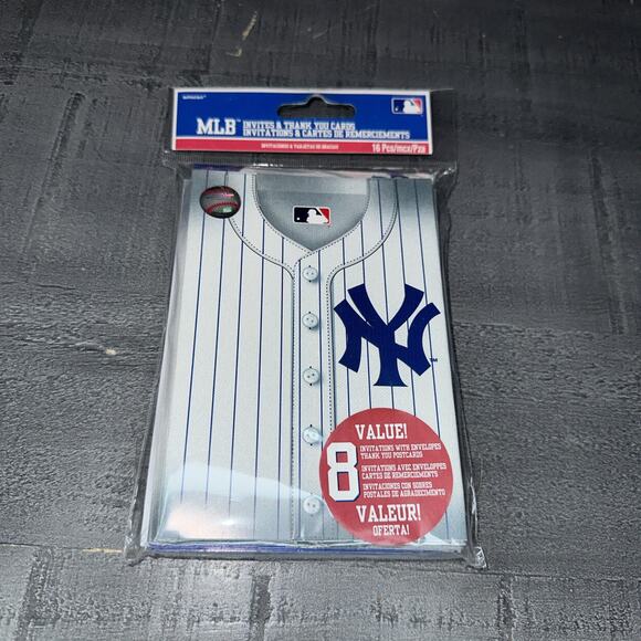New York Yankees Party Invitations - 8 Ct. Amscan. - Picture 2 of 3